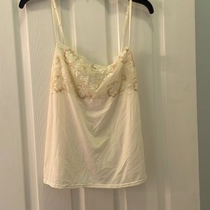 NWT SZ L. Color detailed camisole